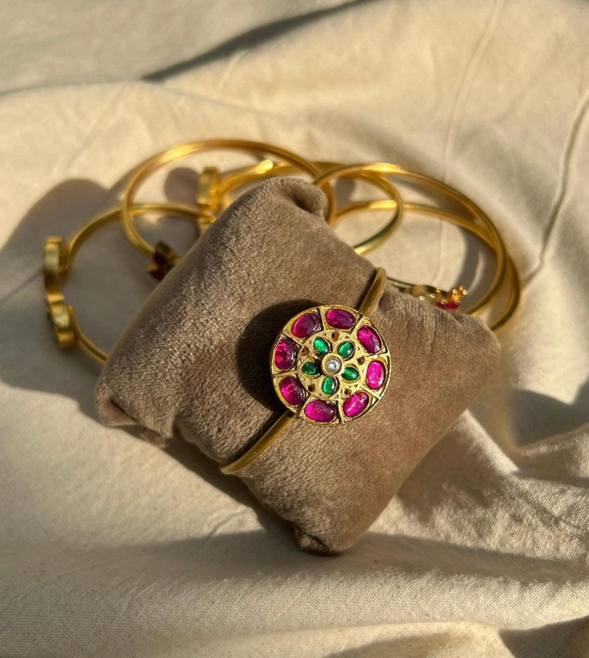 Big Flower design gold plating cuff bracelet