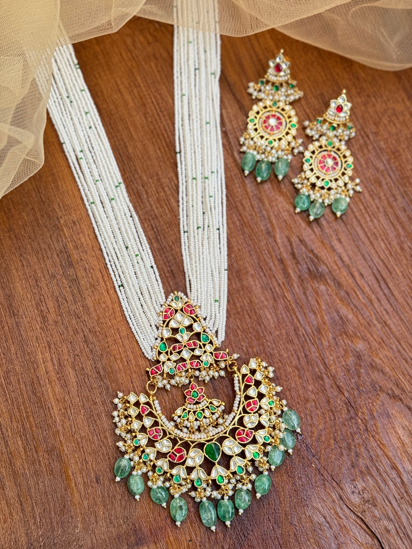 Heritage white beads long necklace with statement pendant