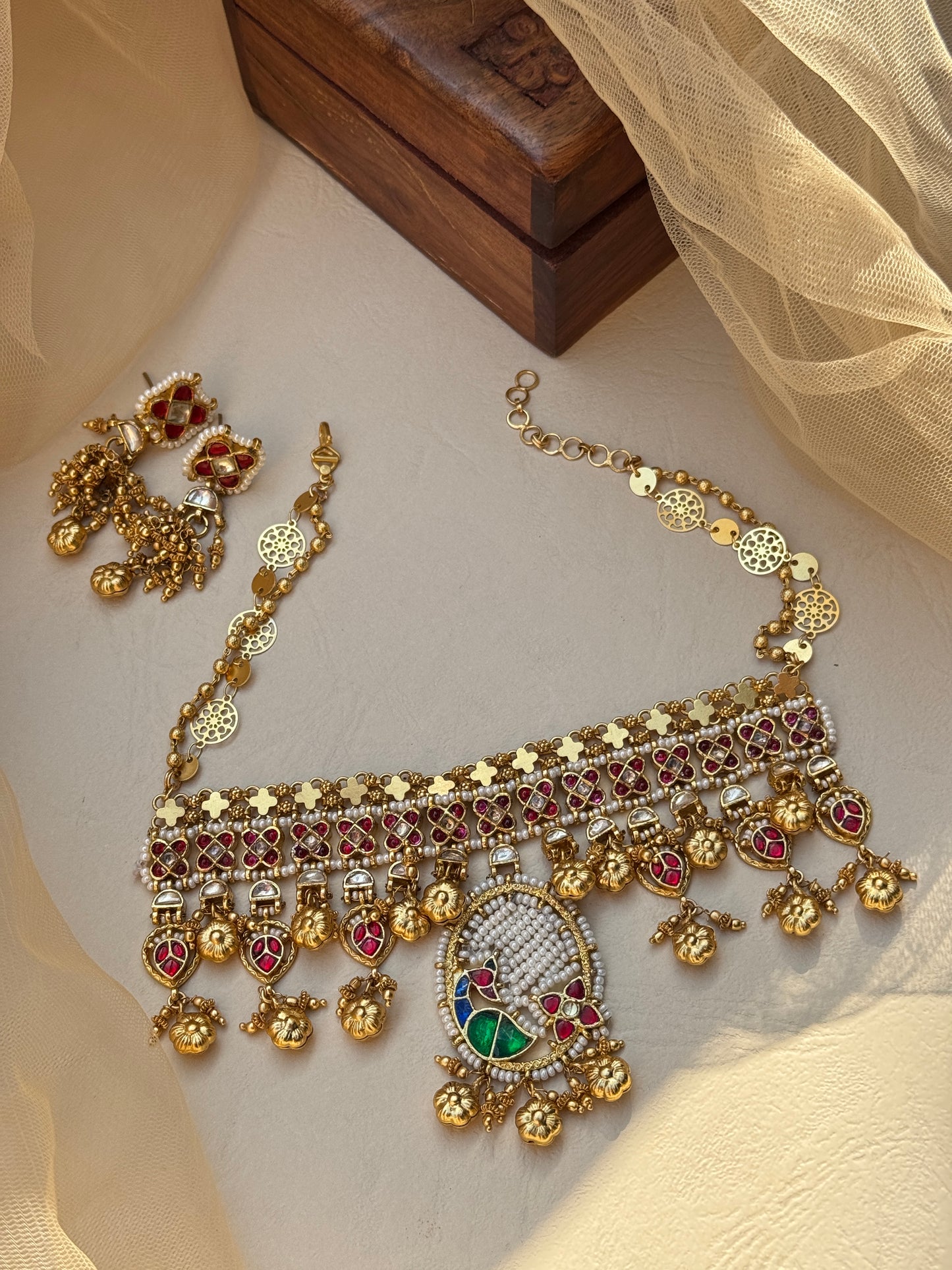 Heritage style Linear Top Line Choker Set in Gold plating