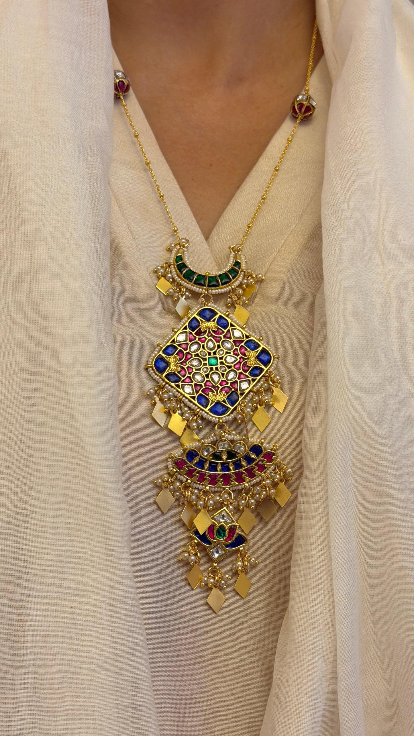 Navratna Royale Lariat