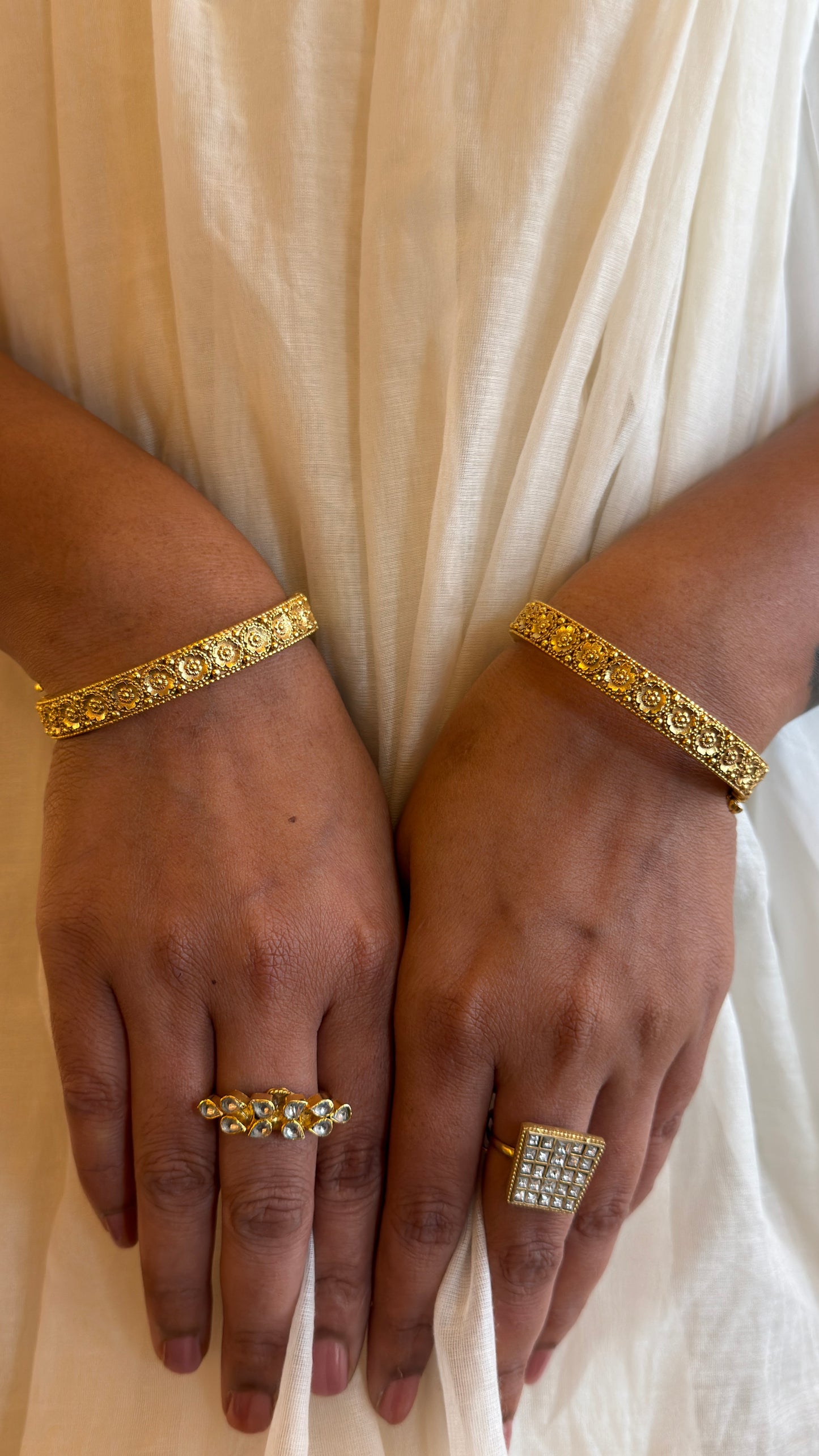 Gulab Kali Golden Bangles
