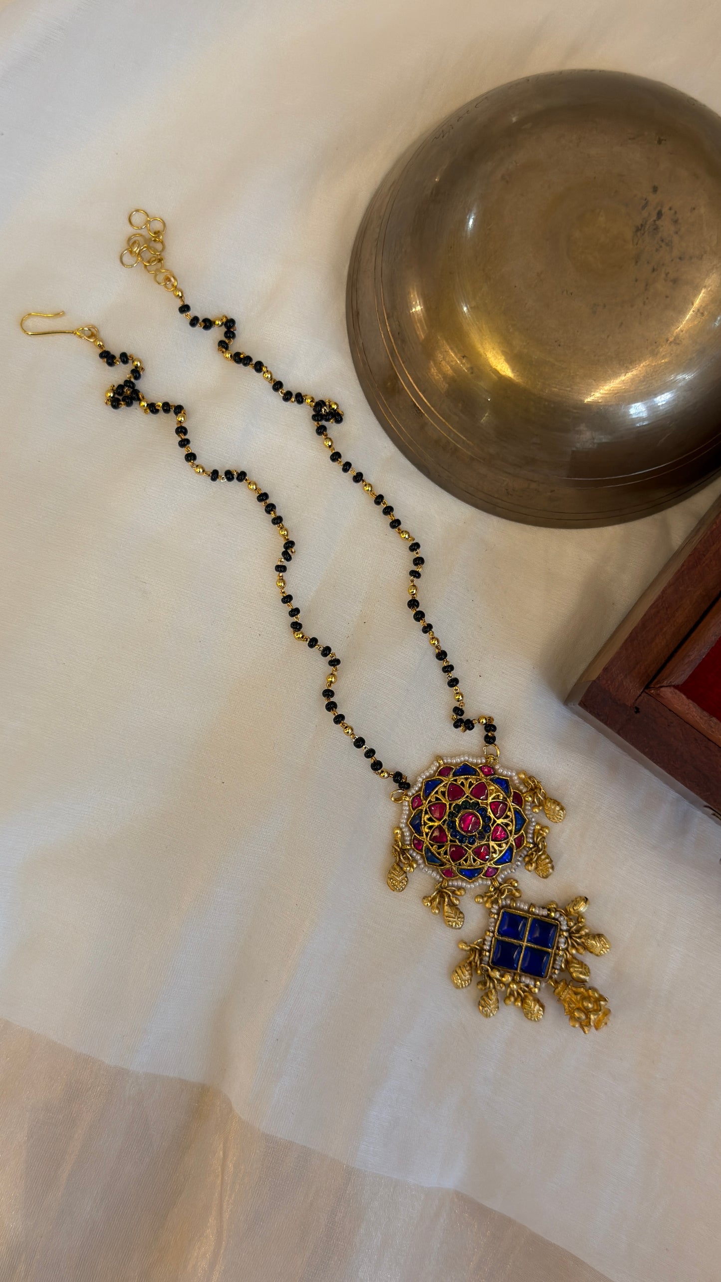 Meenika Jadau Mangalsutra