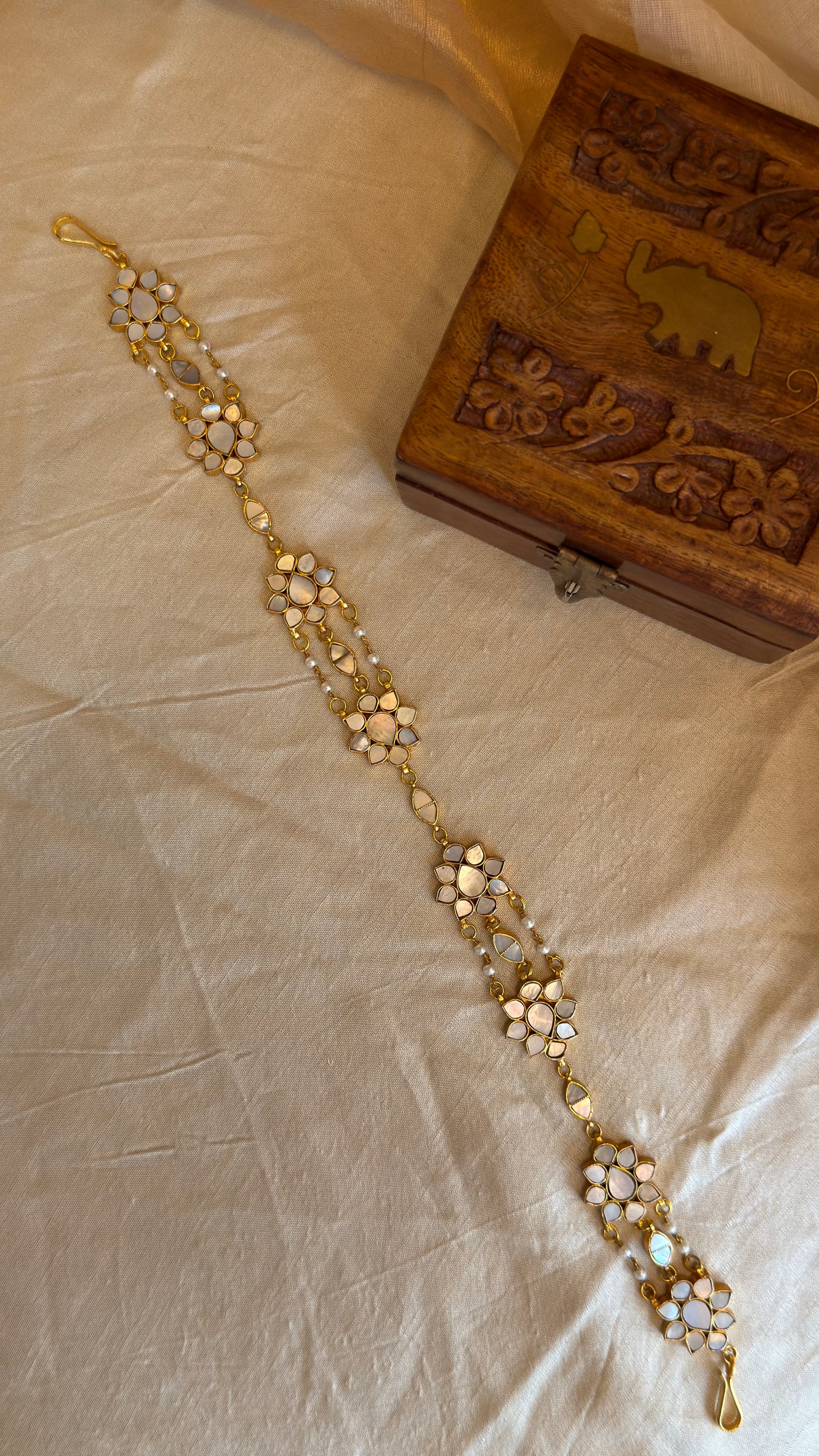 Chaandni Pearl Mathapatti