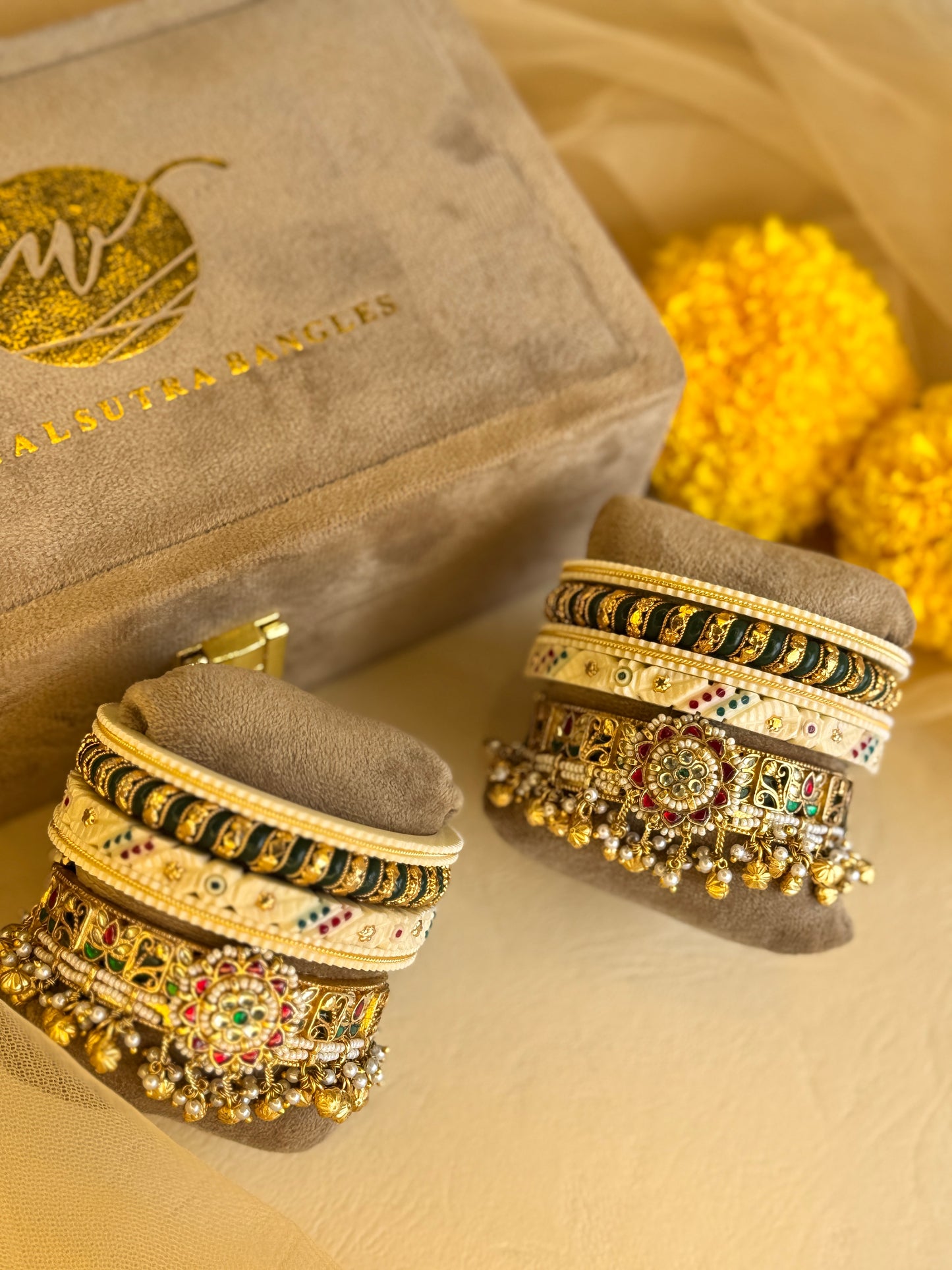 Traditional kagan in hanging with chuda set