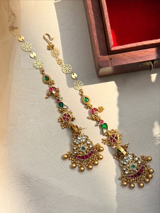 Heritage yet modern single line ear chain & earrings