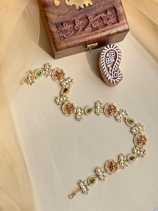 Moti and jadau round motif mathapatti