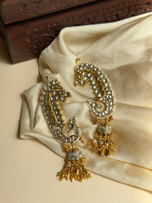 Swarna Mayura Earcuff