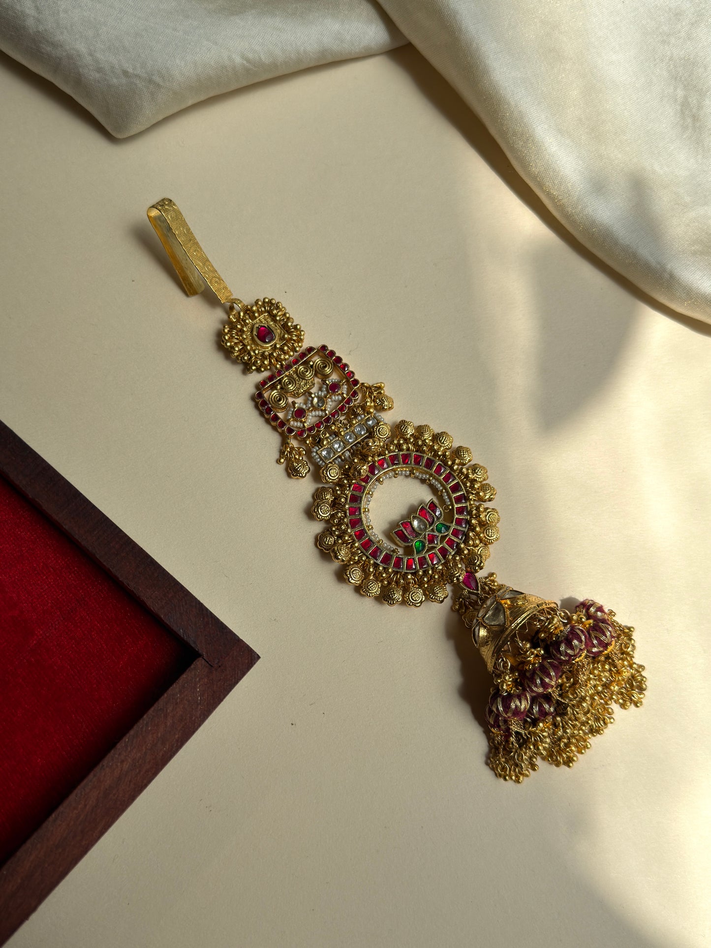Padma Shobha waist juda