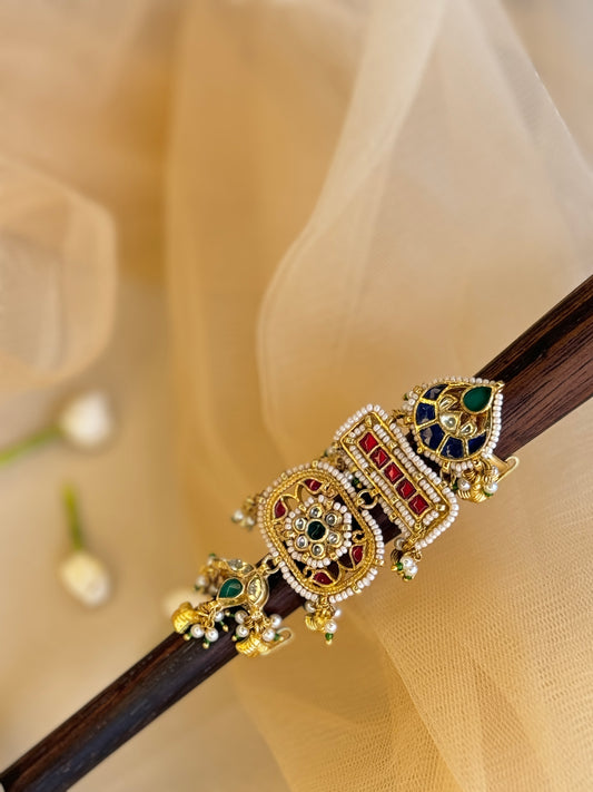 4 Motif Long Finger Ring in Heritage design