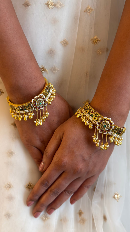 Ruhani Floral Hanging Kada