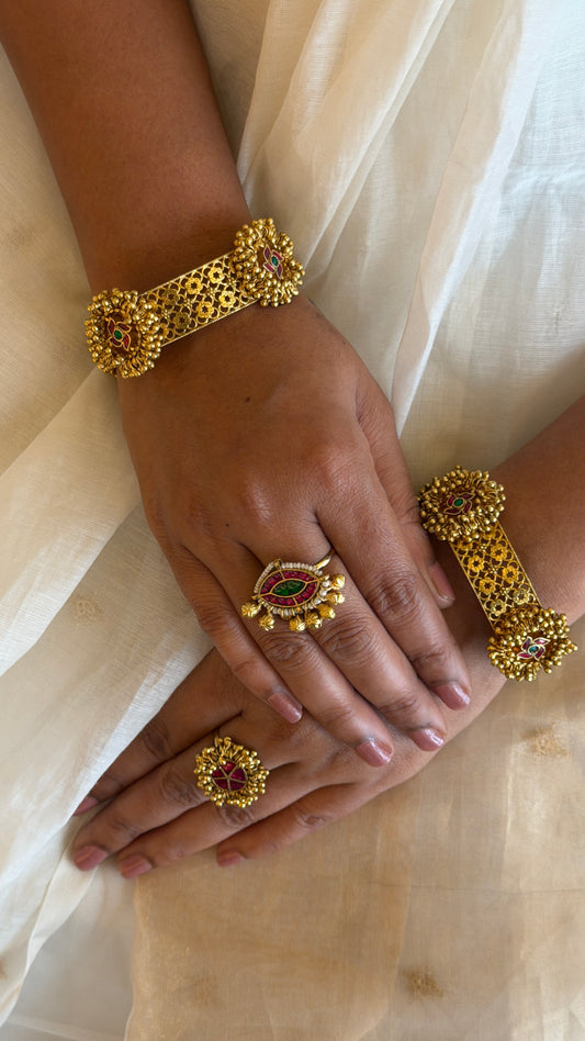 Shahi Chandan Kada
