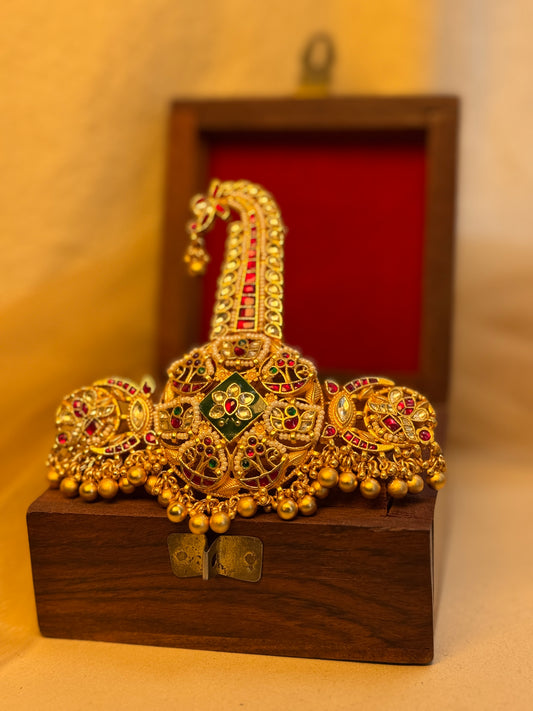Head accessory - Kalangi brooch in gold plating