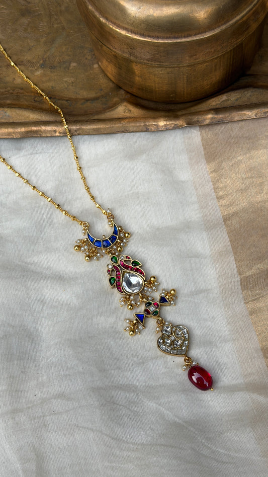Apoorvangi lariat