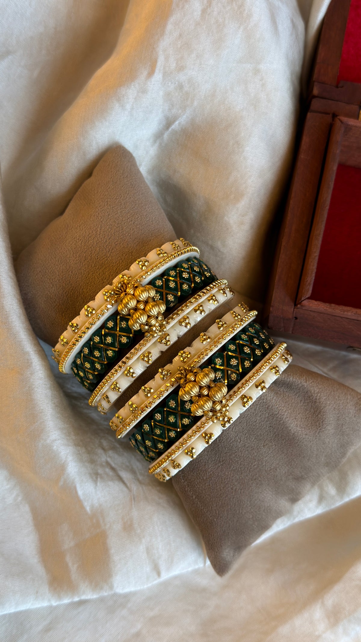 vaibhavi traditional bangles set