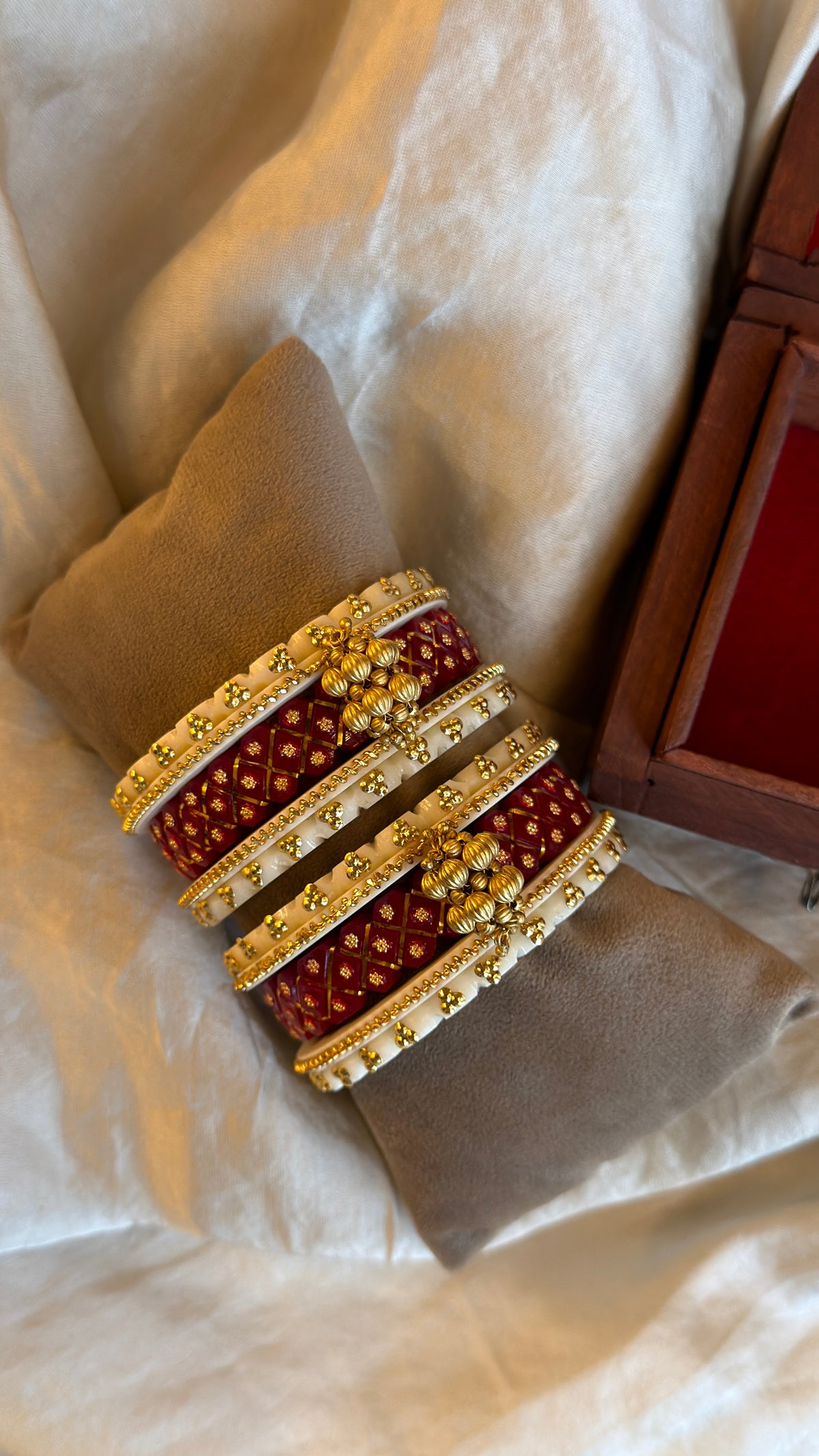 vaibhavi traditional bangles set