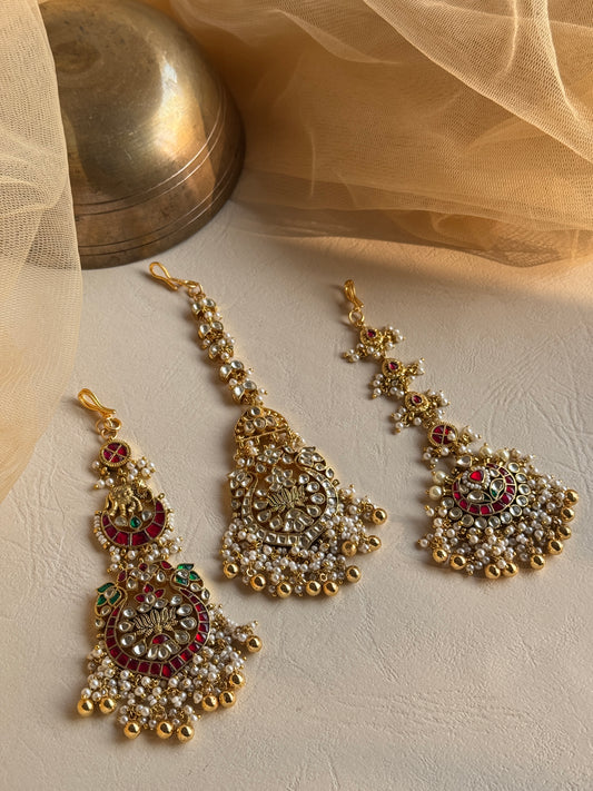 Maangtikka in heritage charm and colored stones