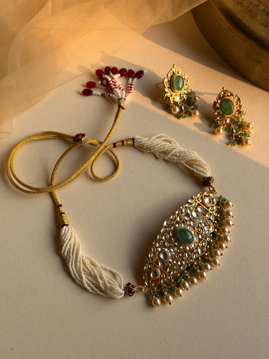 DELICATE JADAU CHOKER